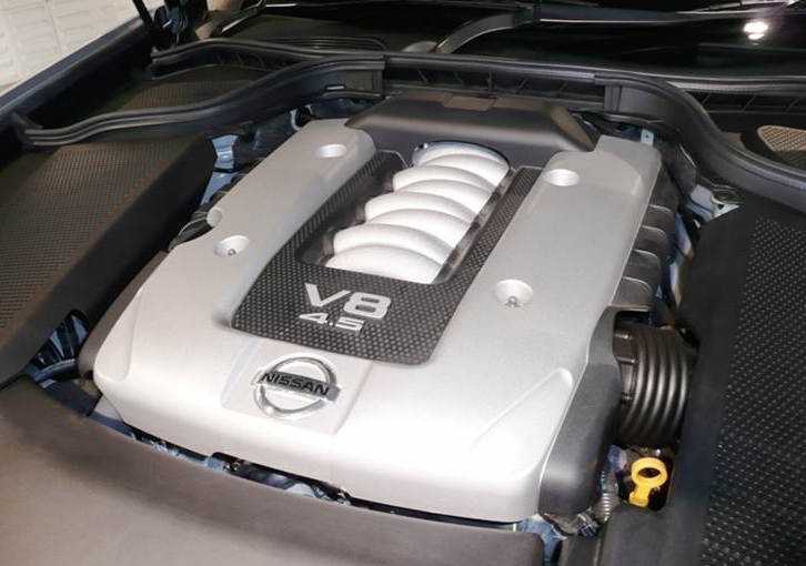 日产旗下的英菲尼迪花了更长的时间才推出第一台 v8 发动机
