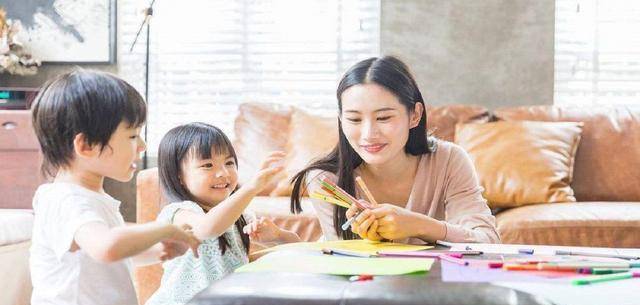 家长|家有几个娃，应该怎么养？学会几个小技巧，几娃”变“几宝