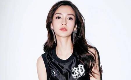 身材 杨颖穿露脐上衣配牛仔裤腰细腿长,这样的穿搭你喜欢吗?