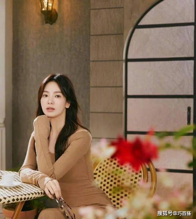 职场 宋慧乔新剧将播,职场扮相很靓,与小11岁李基龙演情侣没有年龄差