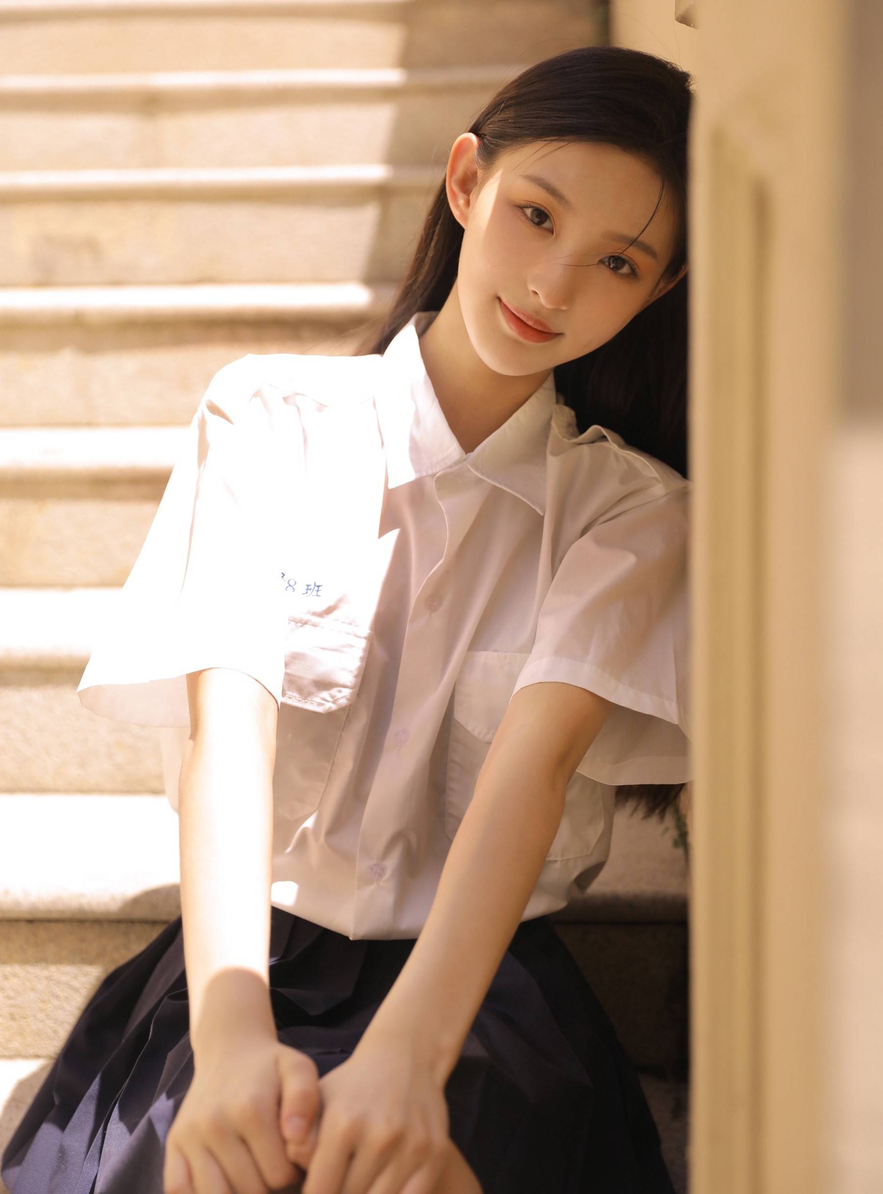 校花成了班里的储精器 女友成了别人的储精器