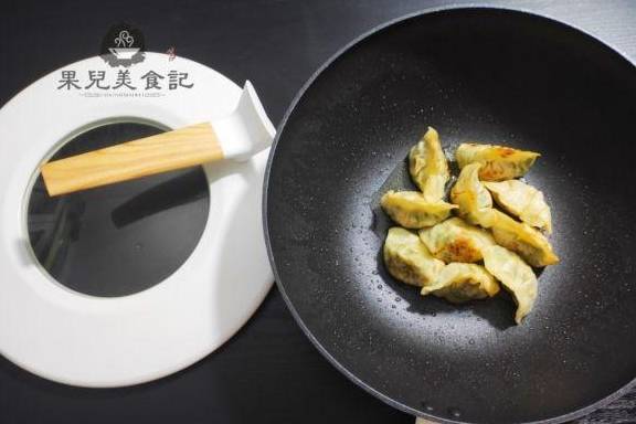 生活|给孩子做了份早餐，两煎一煮，简单好吃，不浪费