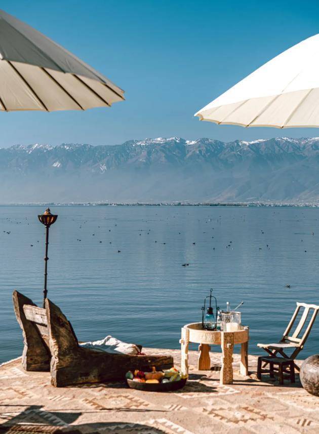 品牌|大理洱海边，明星杨洋坐过的位置成热门打卡点，美女多多