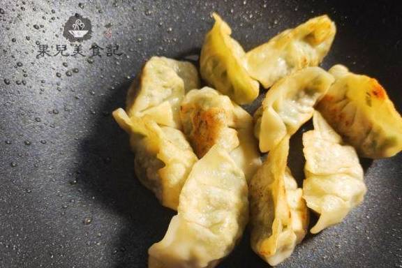 生活|给孩子做了份早餐，两煎一煮，简单好吃，不浪费