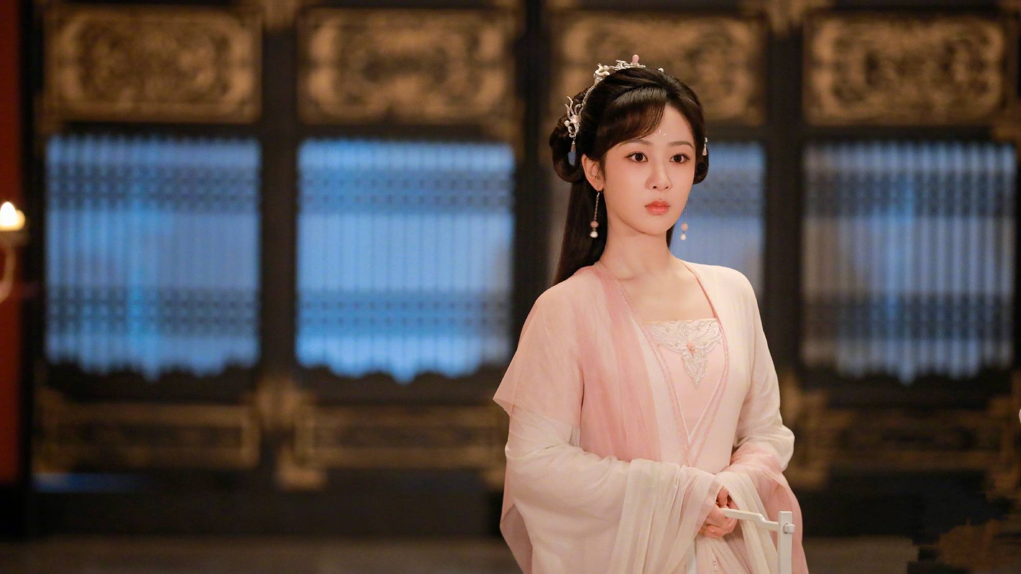 一身|杨紫新剧一大波造型来袭,除了战损造型,竟然还有白发造型