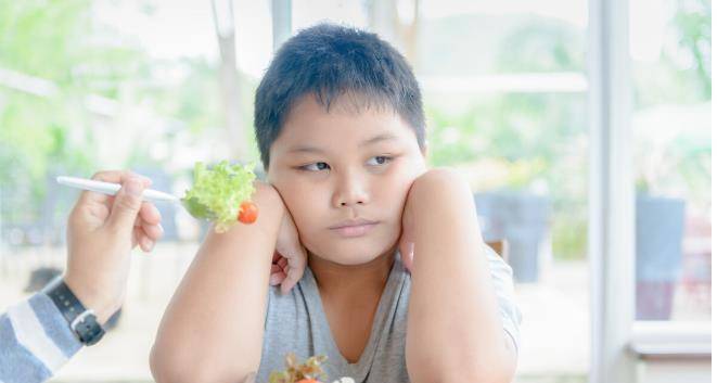 人体|容易肥胖的人,一般都有4种饮食习惯,若能戒掉,控制体重更轻松