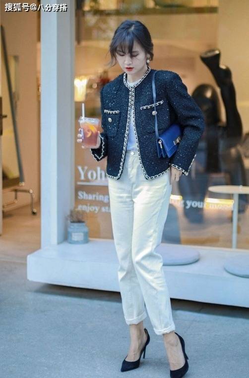 高跟鞋 穿啥小黑裤，今年“小白裤”才受宠，时髦百搭不挑人，咋穿都洋气
