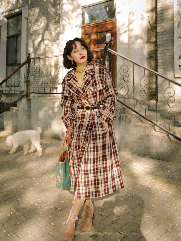 毛衣 格纹大衣的穿搭，看起来干净利索