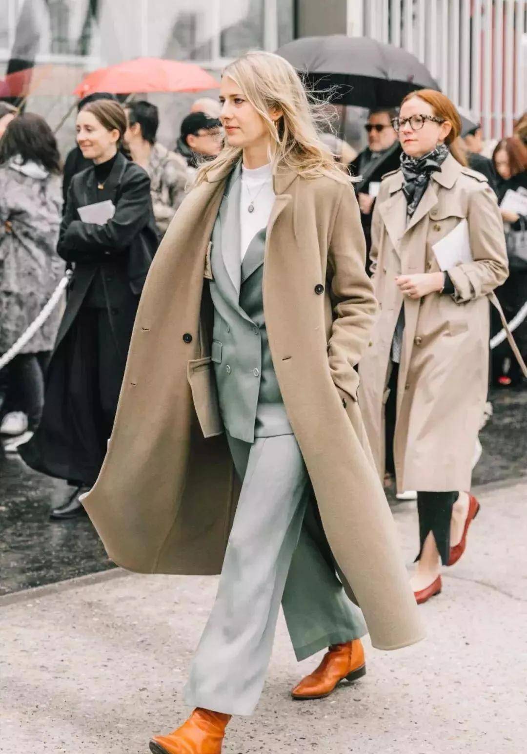 奶油色 穿衣搭配也需要颜色的氛围感，高雅的大地色正当时，赶紧穿起来！