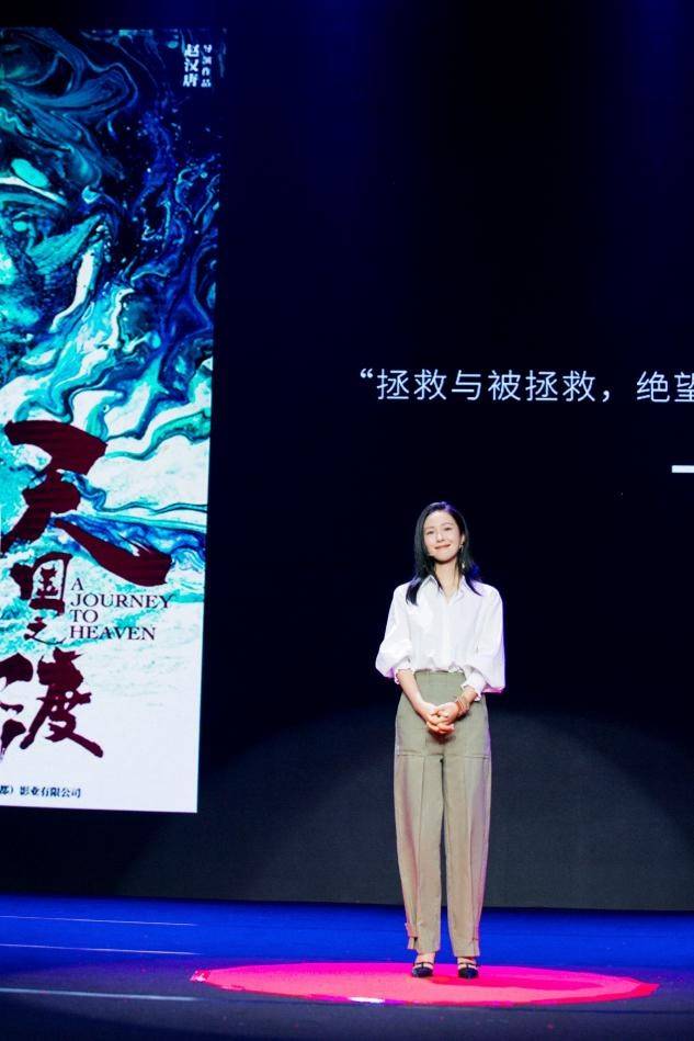 大气 高圆圆带娃参加聚会,2岁女儿太像爸,江一燕素颜曝光秒变小老太