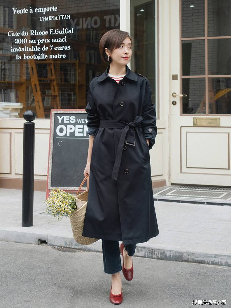 身材 40岁女人穿风衣要“大气”,get这4个搭配重点,气质不俗反而高级