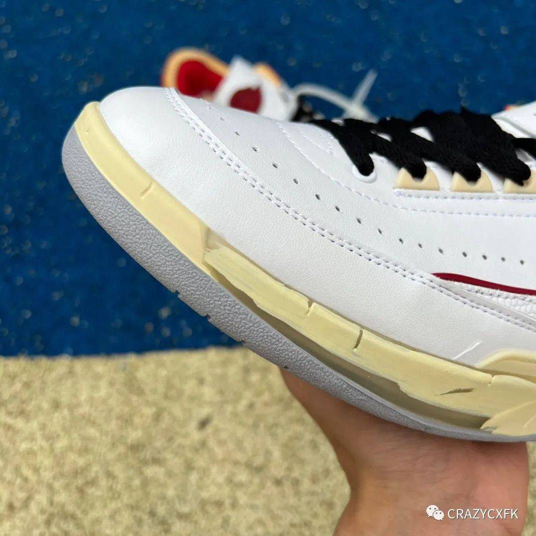 Low 乔丹二代联名 OFF-WHITE x Air Jordan 2 Low SP 黑白红解构篮球鞋测评
