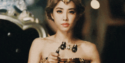 超短裙 强势圈粉蔡依林，穿黑丝绒超短裙满屏高级感，39岁气场超A美到爆