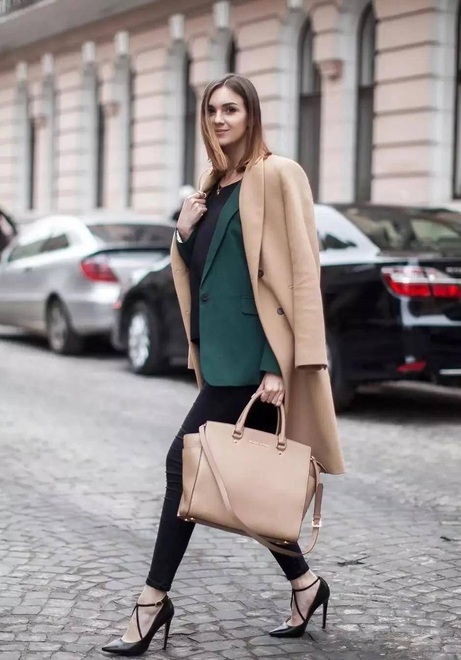 奶油色 穿衣搭配也需要颜色的氛围感，高雅的大地色正当时，赶紧穿起来！