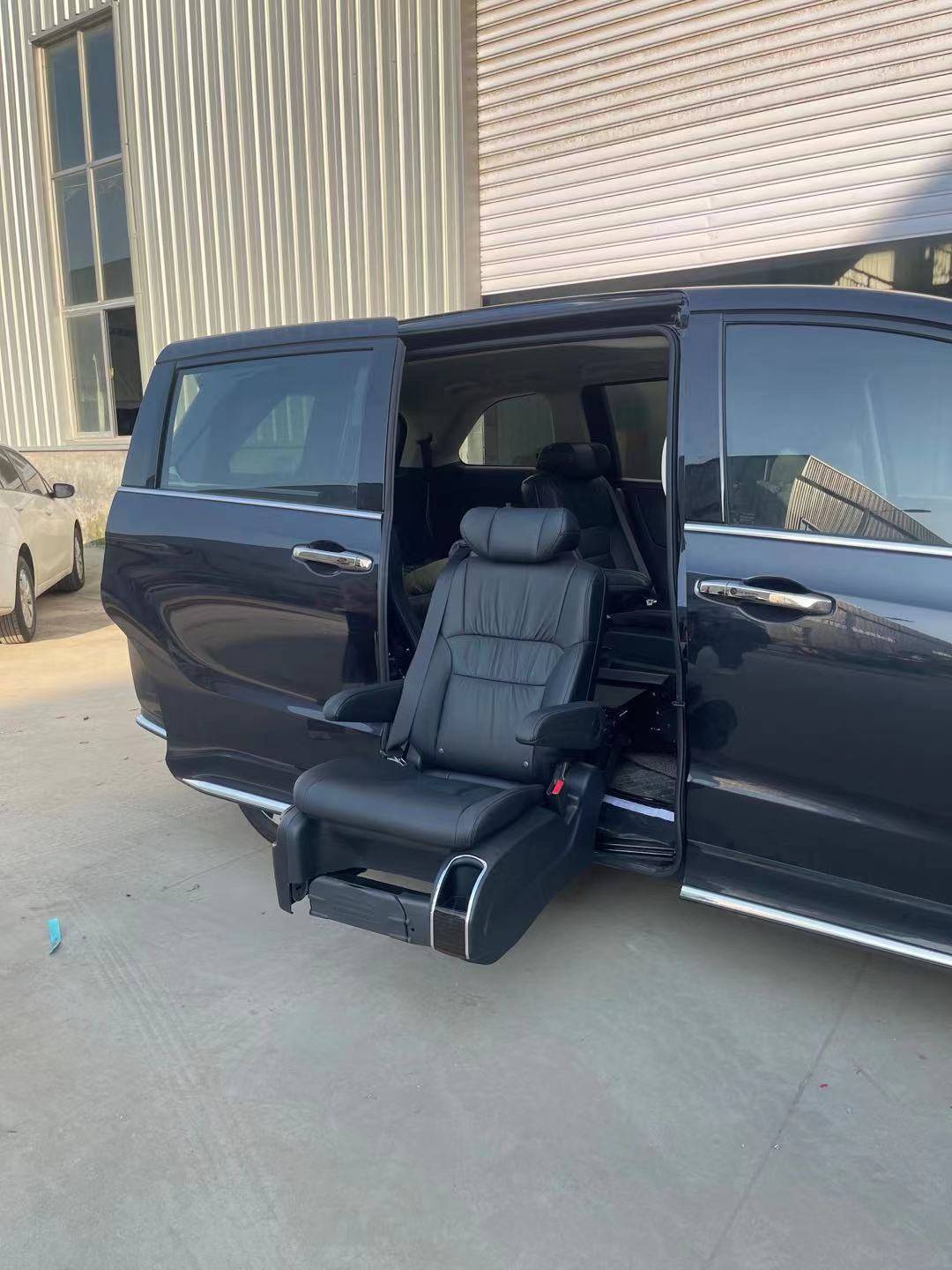 奥德赛改装升降旋转座椅汽车改装福祉轮椅自动升降旋转座椅