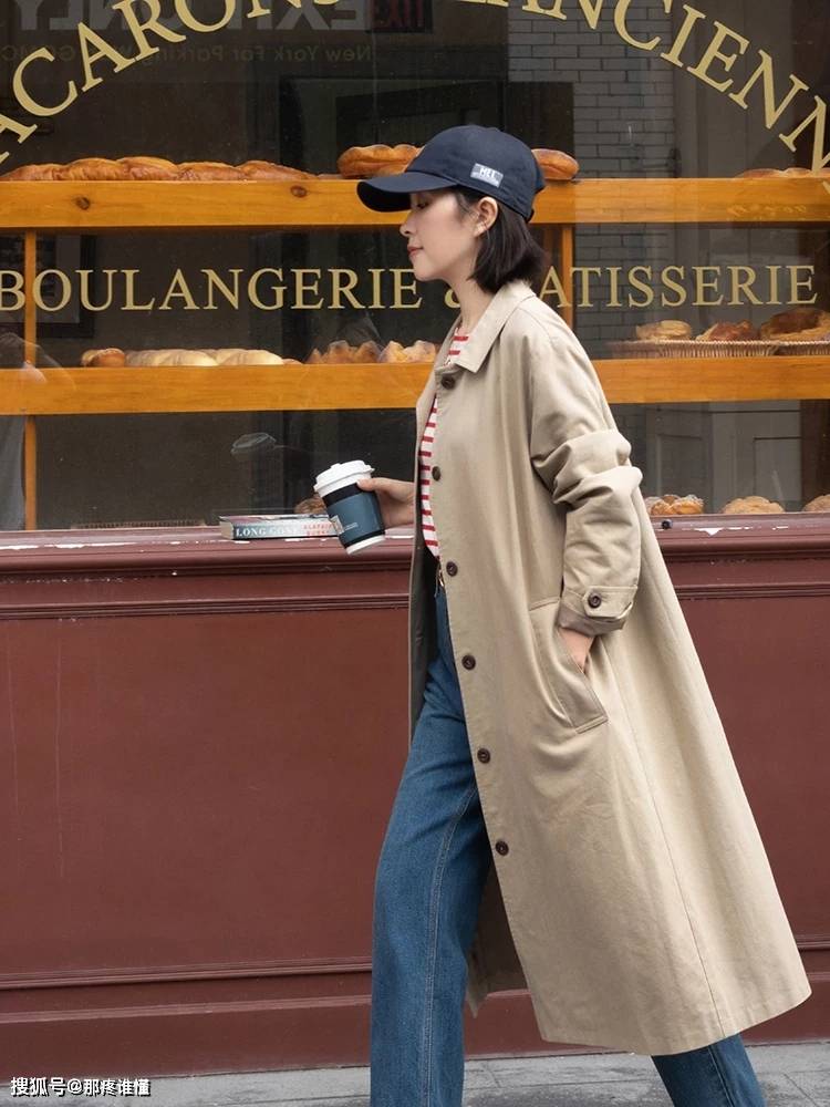 可以在 搭素色衬衫,搭小脚裤,搭高跟鞋,知性又女人搭T恤,搭直筒裤