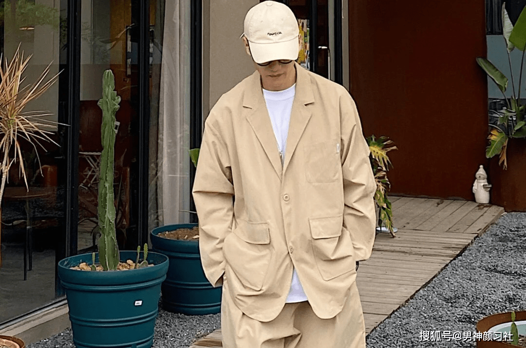 进行 大地色,现代成熟男士的主场色,约会首选搭配