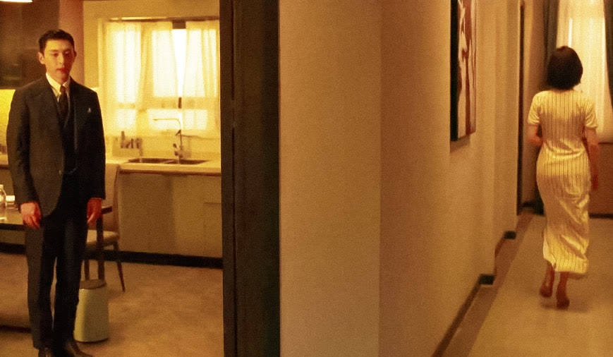 因为|倪妮新片首发预告，搭档邓伦上演“跨时空”爱恋，大街上深情拥吻