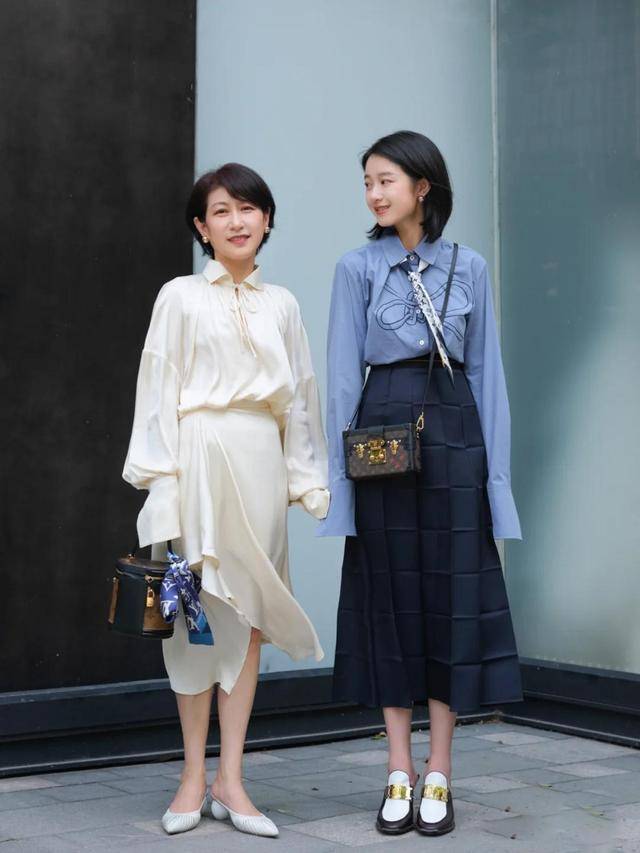 尖头 年过50的女人，建议少穿高跟鞋！今秋流行这4双鞋，舒适显高真美