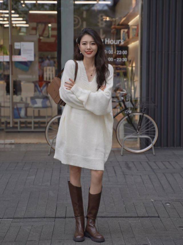 经验 分享时髦的早秋连衣裙搭配经验，让你轻松展现温婉美