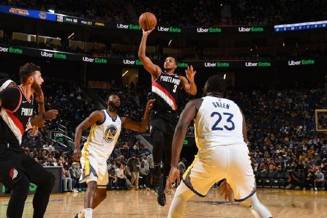 NBA季前赛：库里41+9普尔16分，勇士胜开拓者，季前赛5胜收官_命中- 全网搜
