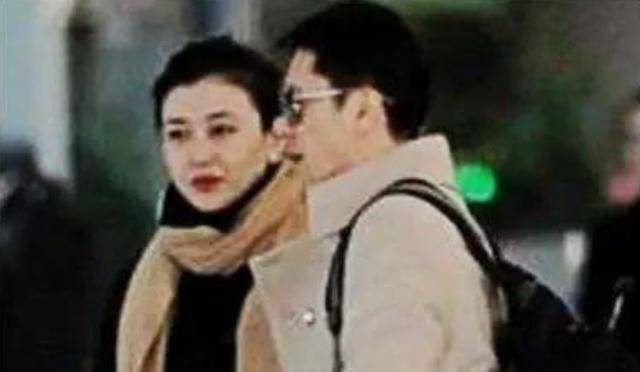 年才|李娟是蔡国庆的老婆,长这般模样,怪不得蔡国庆一直不公开