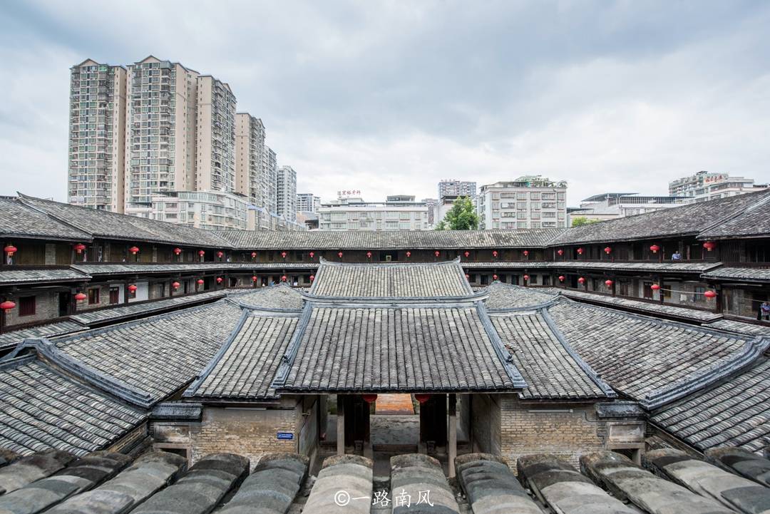 梅州旅游发现“碉堡”建筑，外形像个回字，易守难攻尽显古人智慧