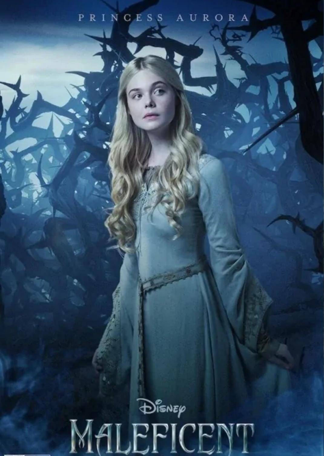 好身材 23岁艾丽范宁穿吊带裙好美，一双大长腿抢眼，还是最年轻戛纳评委