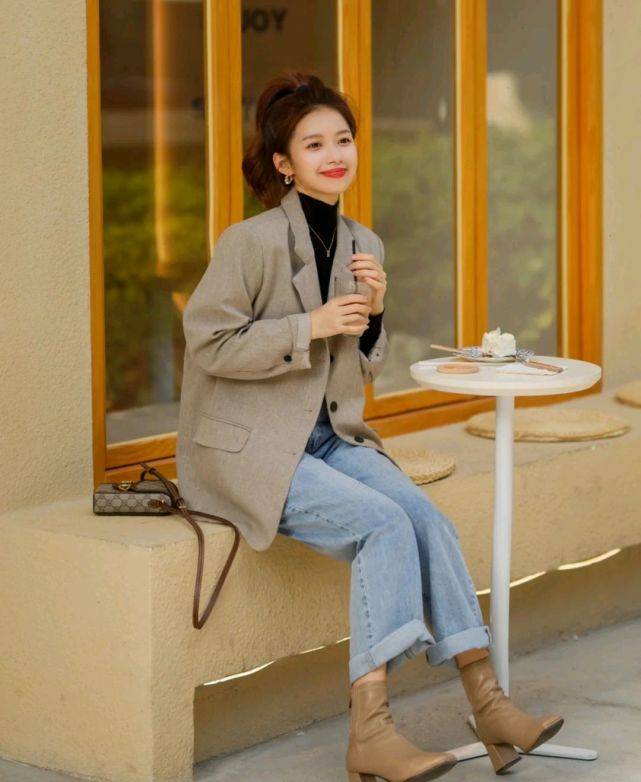 黑色 服装穿搭是女生的门面，可以很简约，但不能太过普通