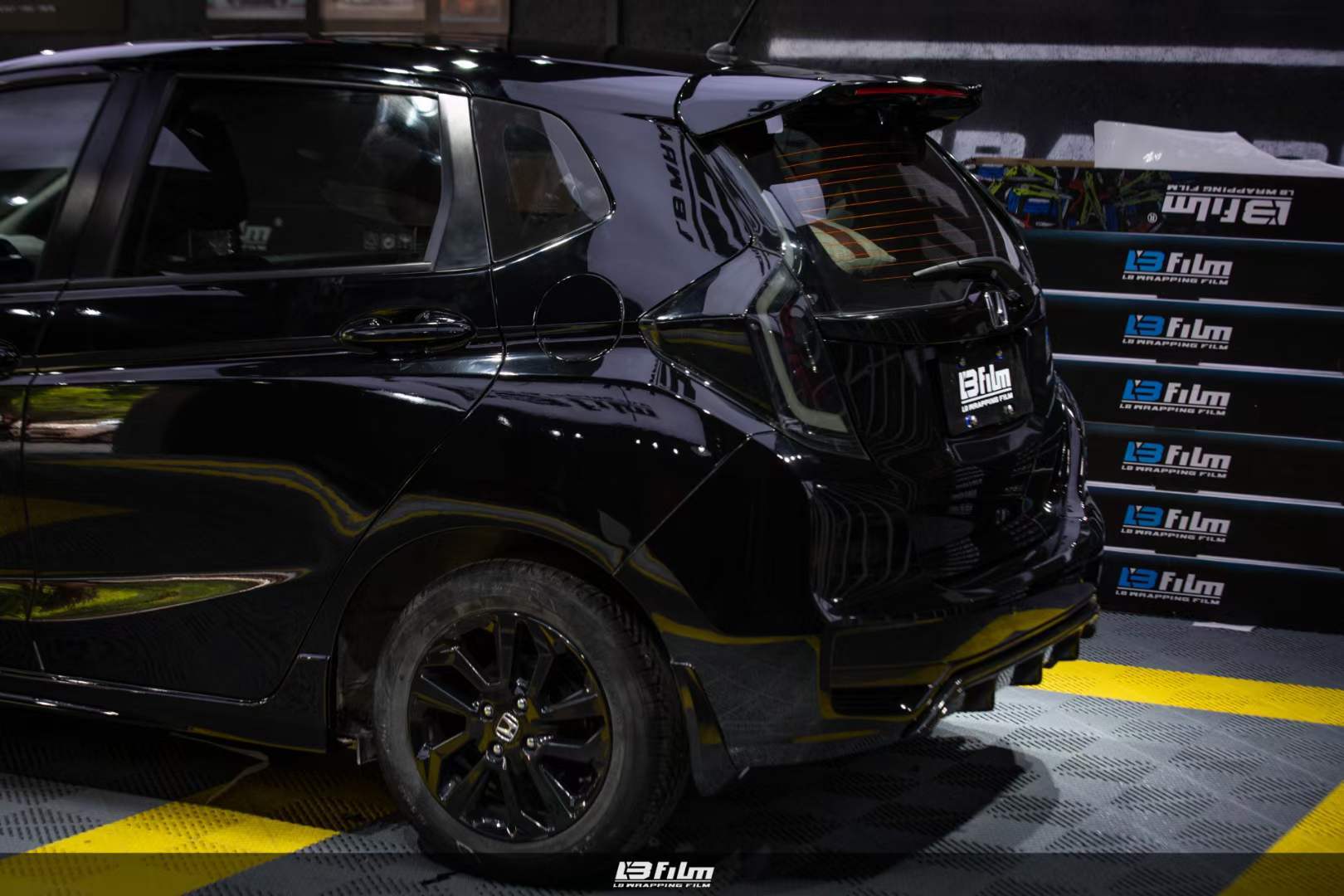 飞度-gk5汽车lbfilm改色膜pet钢琴黑