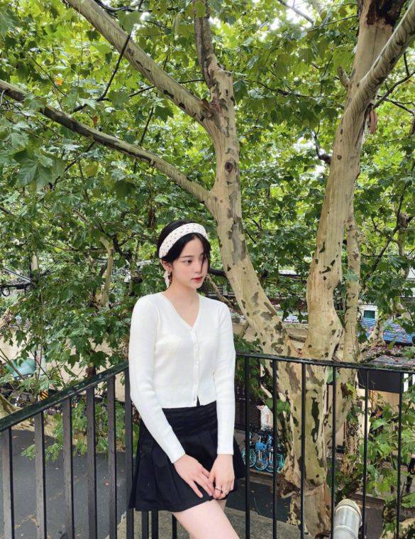 仙女鞠婧祎团队被挖？欧阳娜娜“千金妆”美霸屏，终于知道为何全网模仿