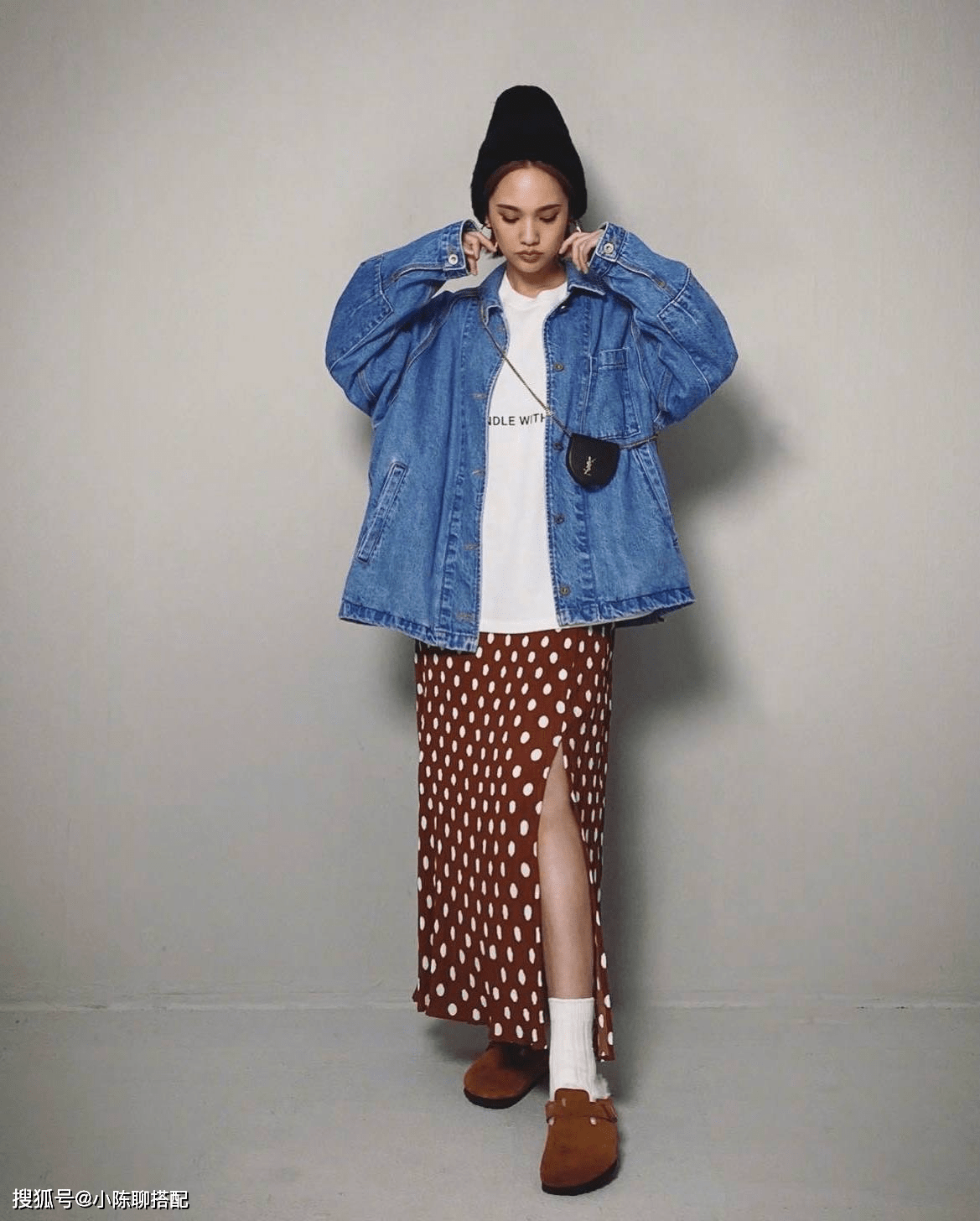 季节 秋季露腿穿搭，反季节新时尚，女明星们都在穿