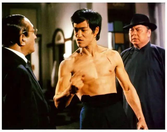 周星驰|香港电影十大经典角色，“九叔”林正英，“禁欲系”法海令人难忘！