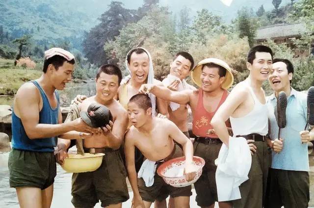 海市蜃楼|80年代十大“现象”佳片，《少林寺》1.6亿，《红高粱》获奖无数？