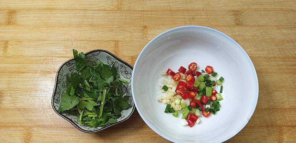 炒肉丝凉油还是热油 7cb5d033984e465b87ee2a50ea01fb33.jpeg