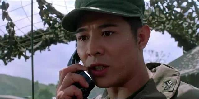 因为|因与成龙闹不和，拍了一部电影讽刺成龙，没想到还成了经典！