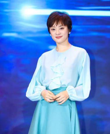 御姐 女星比美太激烈！关晓彤黑丝秀腿何超莲很御姐，还数孙俪端庄显嫩