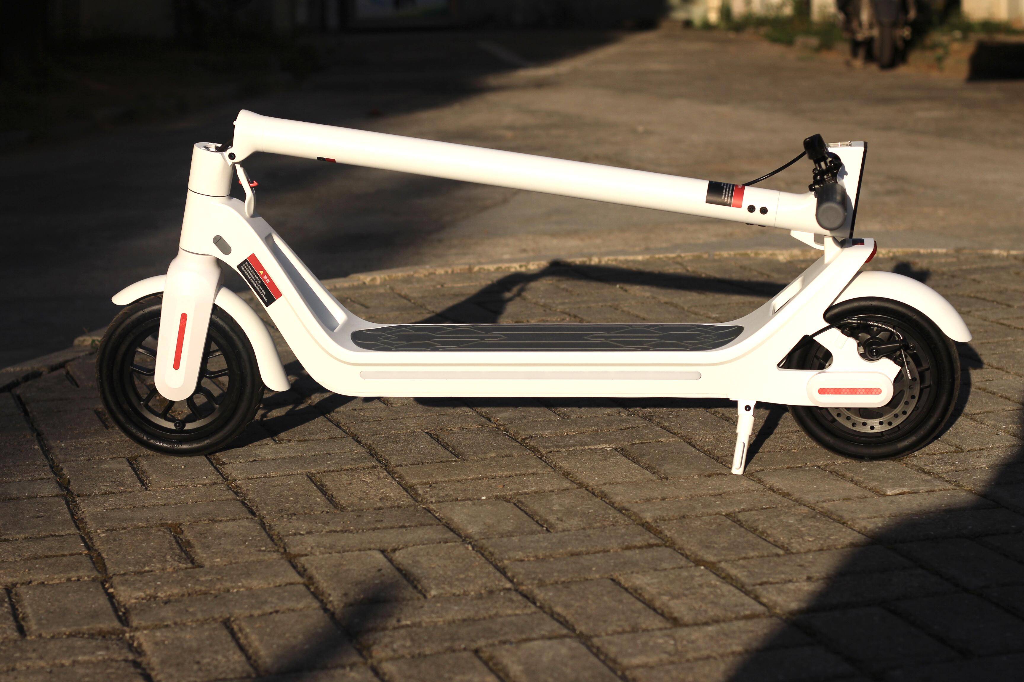 华为智选乐骑智能电动滑板车体验日常通勤的代步神器