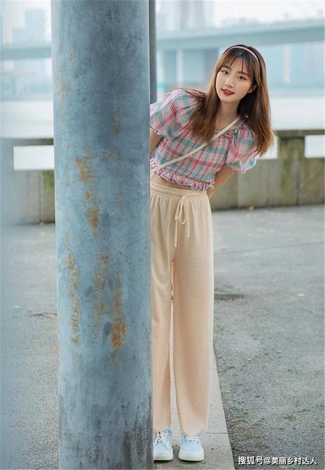视觉 穿什么“无痕裤”，太土了！瞧今夏流行的“奶奶裤”，洋气又显瘦