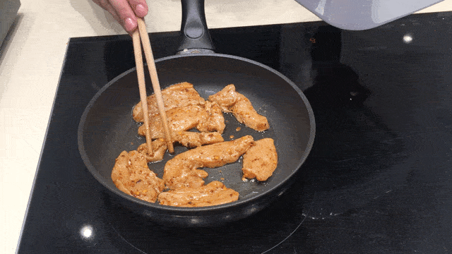 身子|杭州肌肉男一个月狂吃160袋鸡胸肉，结果把肾给毁了