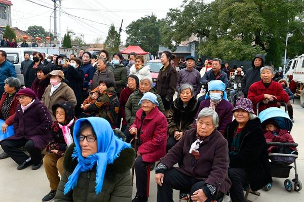 文化|“庆丰收”文化惠民演出走进阳泉市盂县南河南村