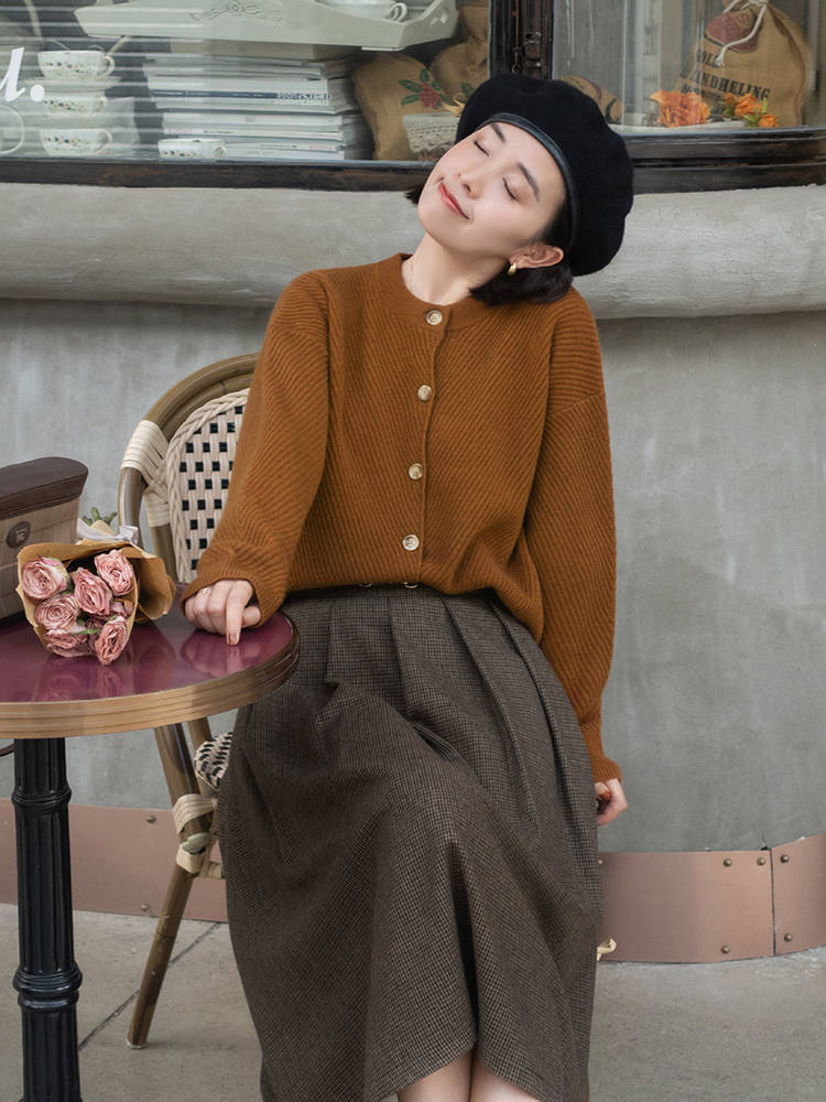 颜色 不露腿的秋冬穿搭来喽，大衣搭配牛仔裤保暖舒适，时髦又显气质