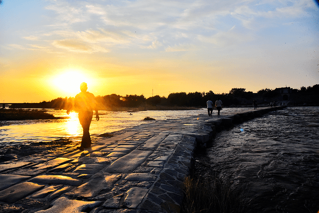 "门环轻扣,岁月悠悠" 请你打开大汶口这本书.