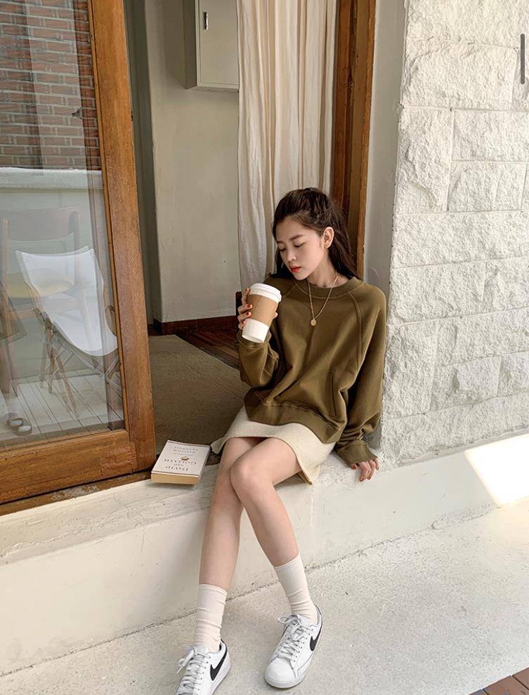 米色 卫衣搭配推荐!配半裙真的太好看!