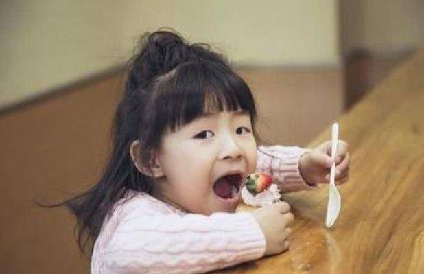 饼干|儿科医生点名的3种零食黑名单,娃吃积食又上火,家长赶紧停手!