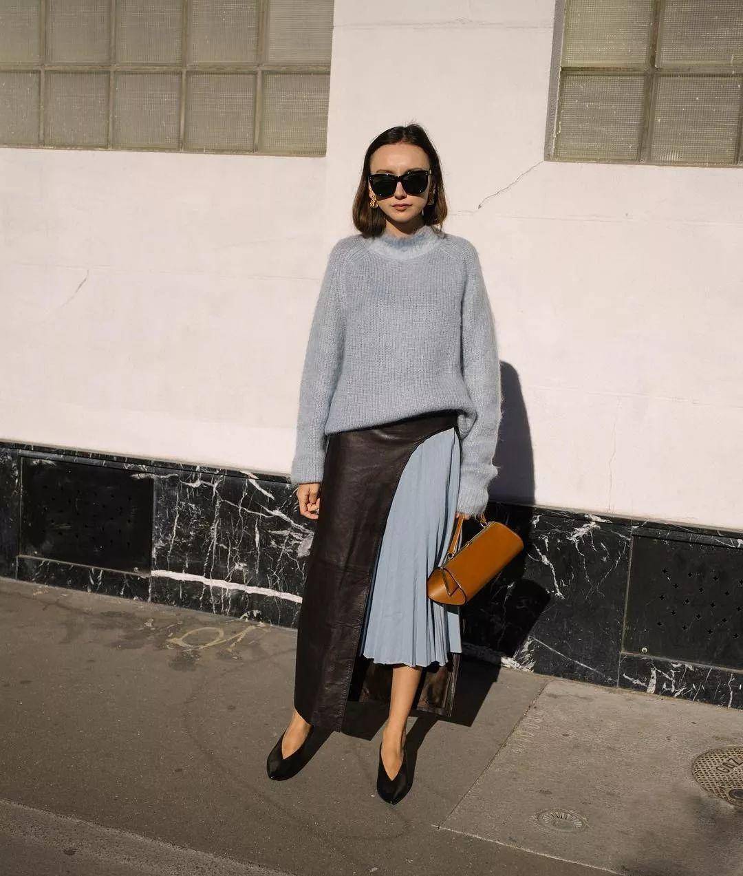 毛衣 针织衫+半裙，就是属于秋天的“温暖+温柔”组合呀！