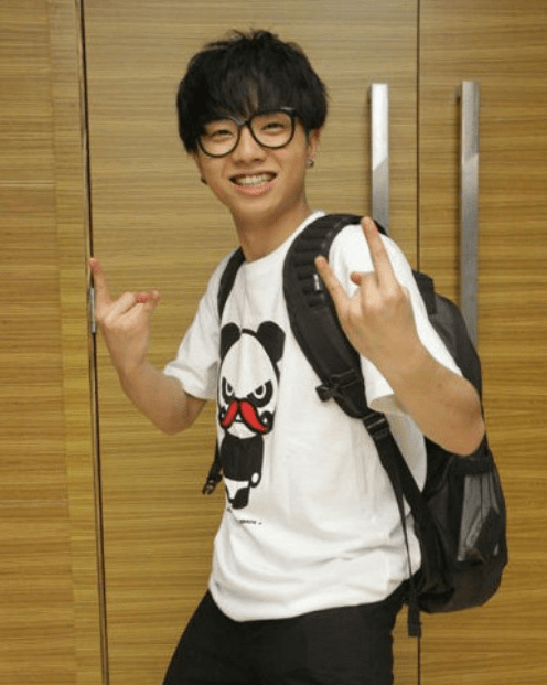 方面|华晨宇,就这样在火星弟弟和孩子之间,改写了他的结局