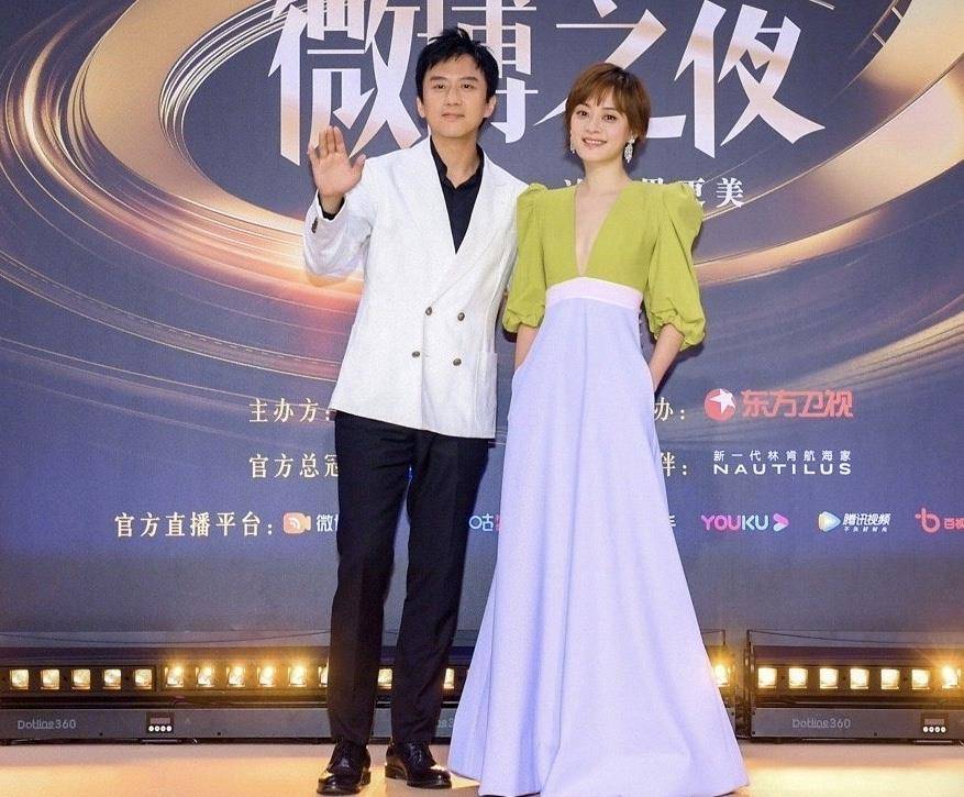 颜色 孙俪会演戏不会穿衣?荧光绿抹胸连衣裙好扎眼,袖子比腰还粗