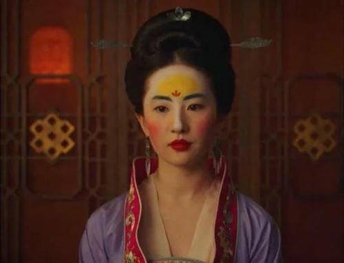 电影|姜文+关晓彤都救不了郑晓龙，《甄嬛传》导演晚年自砸招牌惨被电影圈劝退…