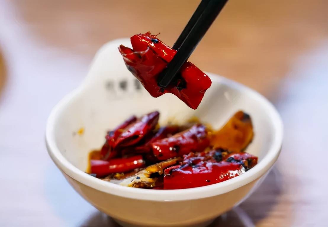 餐桌上必备的火烧小米辣一口上头点燃味蕾